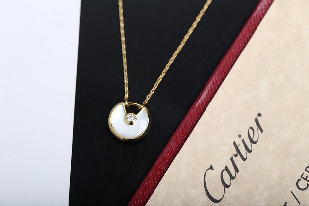 Cartier amulette de necklace B3047100 white