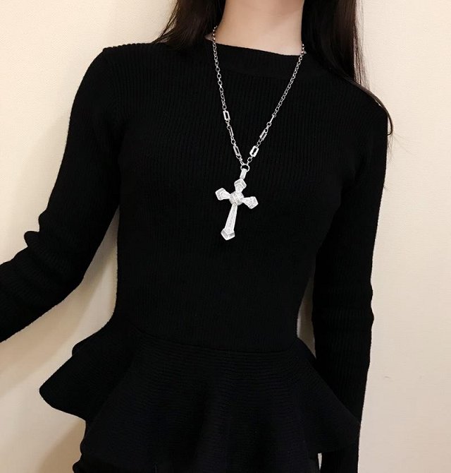 Cartier Cross diamonds necklace B7221701