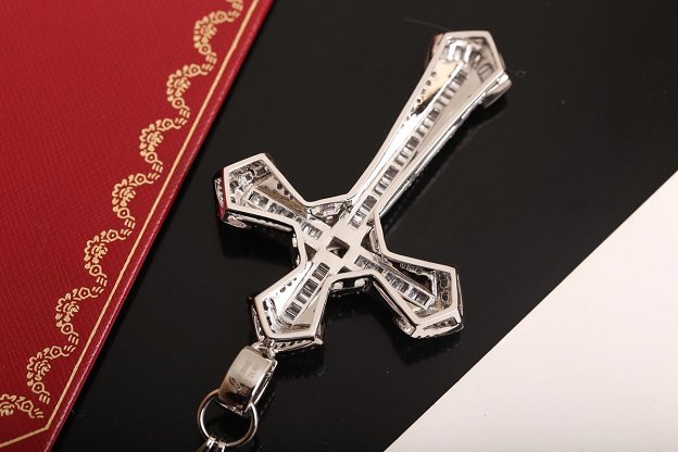 Cartier Cross diamonds necklace B7221701