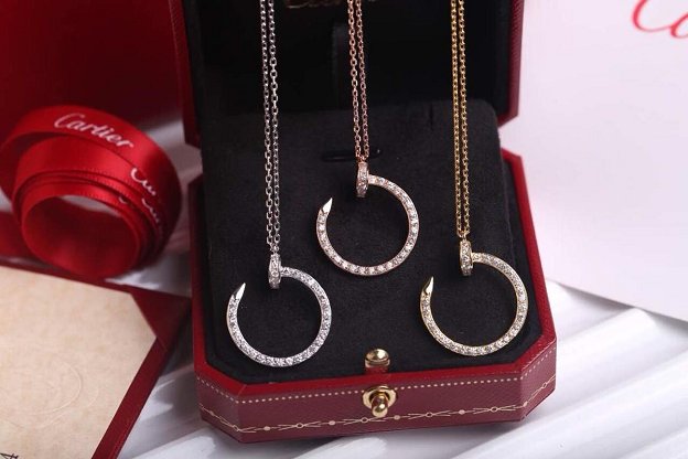 Cartier juste un clou necklace B7224512