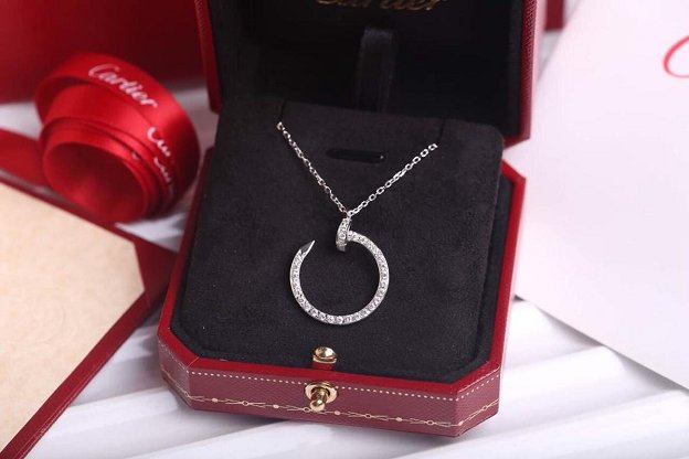 Cartier juste un clou necklace B7224512