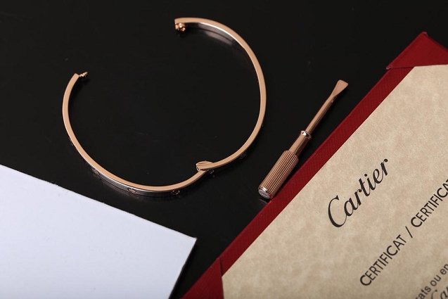 Cartier top quality love bracelet B6047417