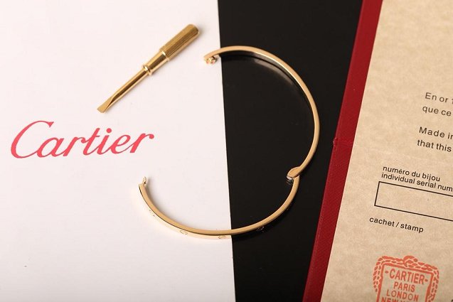 Cartier top quality love bracelet B6047417