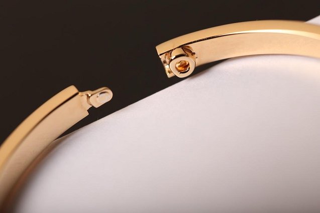 Cartier top quality love bracelet B6047417