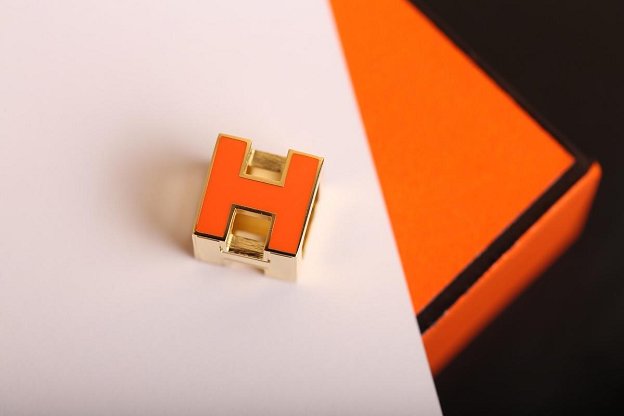 Hermes square H pendant H216336 orange