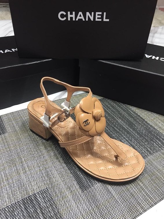 CC original calfskin sandals G34755 apricot