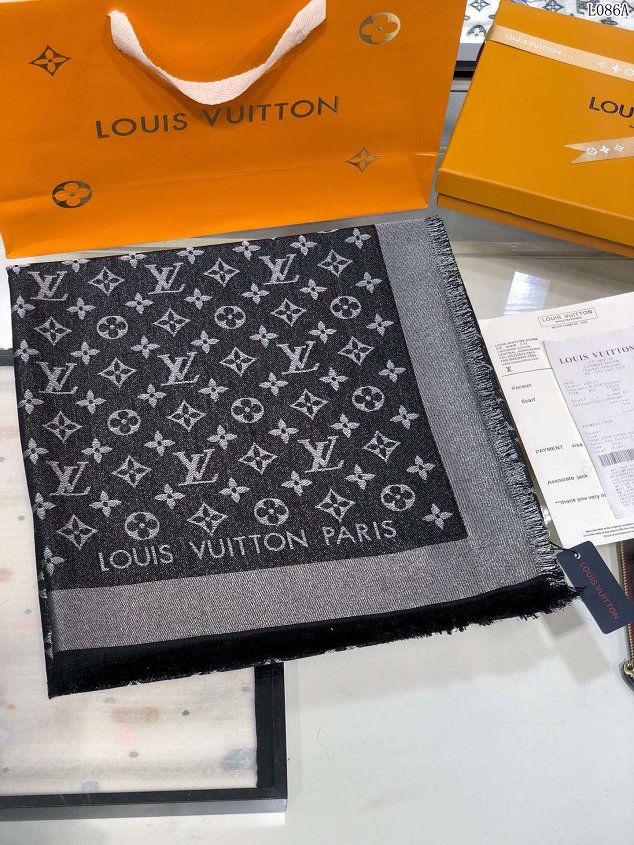 2020 louis vuitton top quality silk scarf L568 black(small logo)