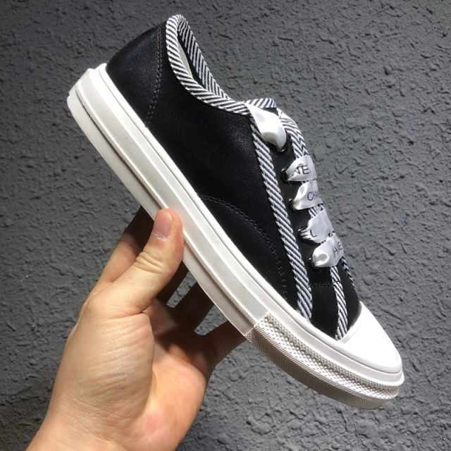 CC original calfskin sneakers G34375 