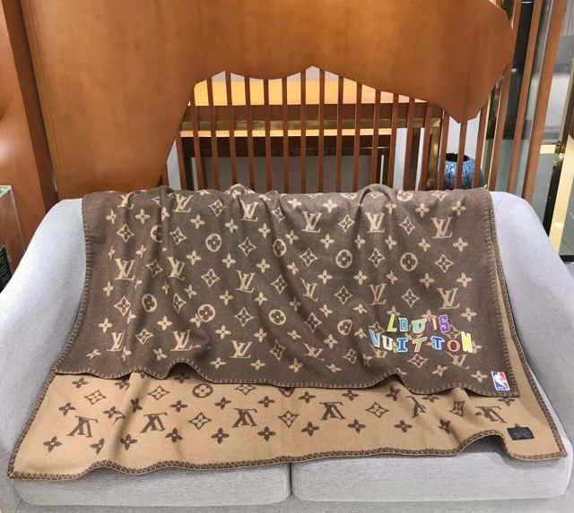 Louis vuitton original wool blanket LVB073 coffee