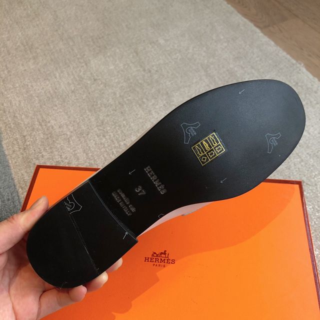 Hermes calfskin Iota mule HS0179