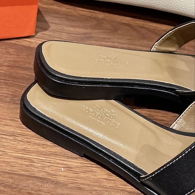 Hermes calfskin oran sandal HS0206