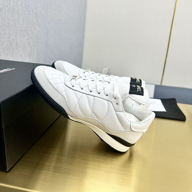 CC calfskin sneakers CH0122