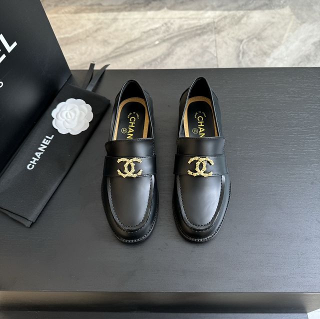 CC calfskin loafers CH0302