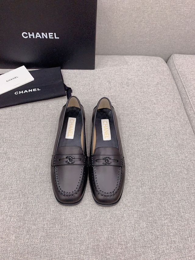 CC patent calfskin loafers CH0306